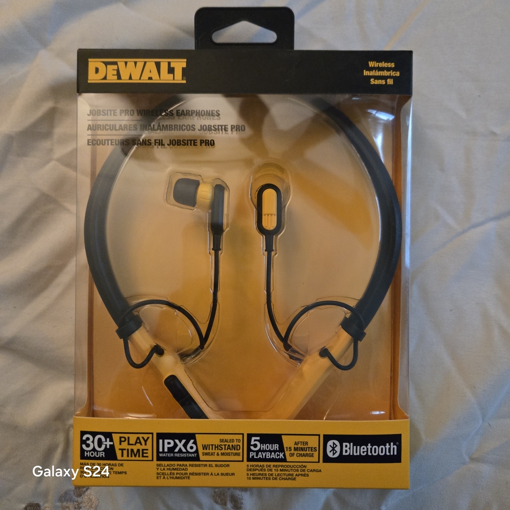 DeWalt Wireless Jobsite Pro Headset - Black